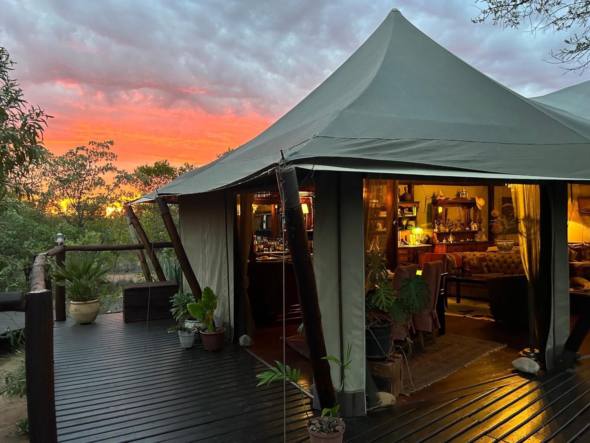 Out In Africa Wildlife Lodge Hammanskraal Exteriér fotografie
